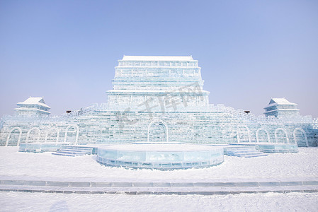 冰雪节摄影照片_哈尔滨国际冰雪雕节是中国哈尔滨一年一度的冬季节。这是世界上最大的冰雪节.