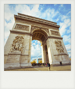 在巴黎凯旋门的即时照片