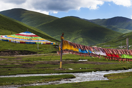 中国西藏丰富多彩的佛经流光