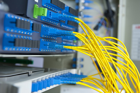 光纤网络电缆贴片和交换器