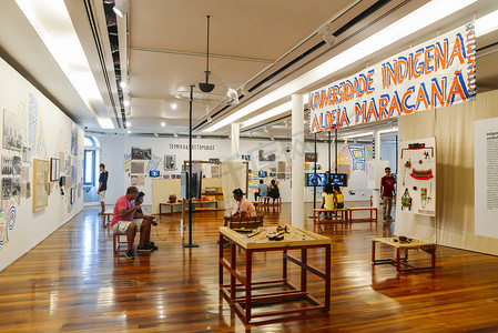 里约热内卢市中心的里约热内卢艺术博物馆内。当地和本国土著人口历史展览