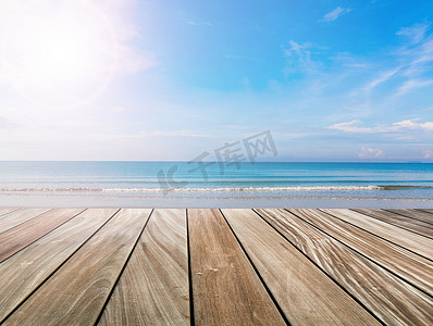 木露台上海滩和阳光光
