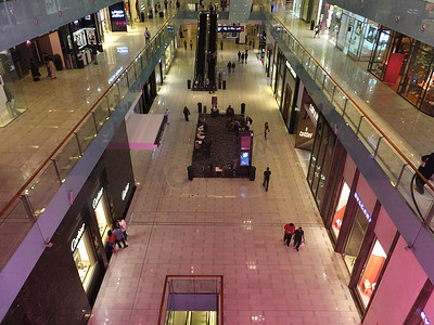 在迪拜，阿拉伯联合酋长国的迪拜购物中心