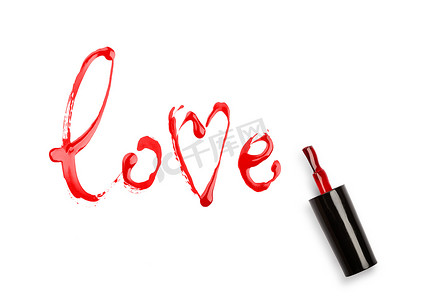 爱情一词由指甲油、书法作品、设计元素组成