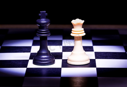 国王和王后的片断的国际象棋游戏