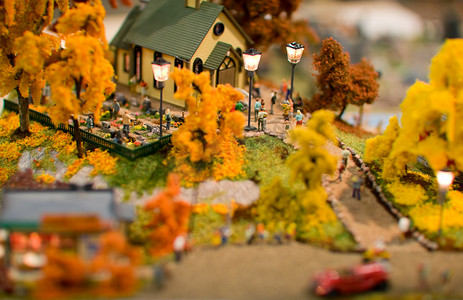 玩具城摄影照片_玩具城。橙色的微型城市秋天的颜色.
