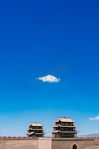 中国嘉玉关世纪长城第一边境要塞嘉玉关绿天下的门塔建筑和城墙