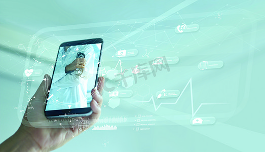 智能诊断摄影照片_ 博士在线和虚拟医院的概念、诊断和关于智能手机的在线医疗咨询、与网络患者的沟通、医疗保健、创新和医疗技术.