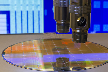 防盗监控器摄影照片_微晶片硅晶片在显微镜下加工检测及PC监控中的质量检测