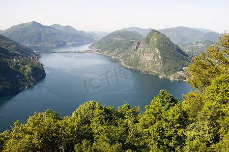从蒙特 Bre Lugano 海湾的形象