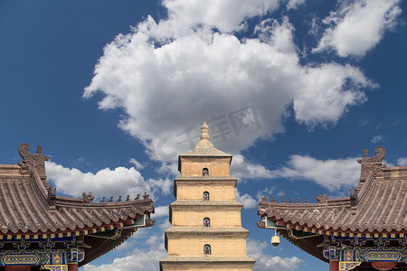 巨型猪饲料摄影照片_巨型大雁塔或大雁塔是位于南部西安仙西安），中国陕西省的一座佛教宝塔