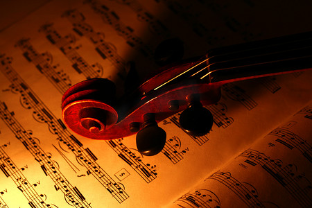 春小提琴摄影照片_小提琴和音乐表