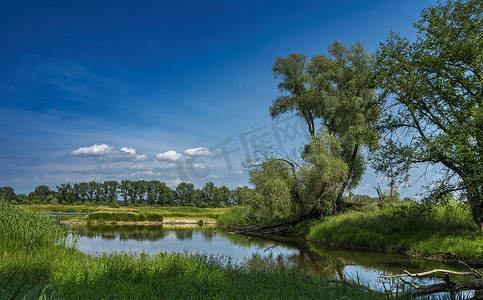 这条河或在波兰和德国勃兰登堡州边境地区  