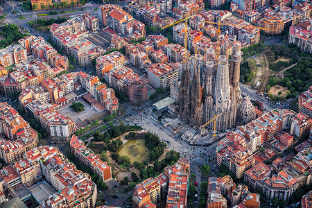 巴塞罗那鸟瞰图, 埃伊桑普雷住宅区和圣家族大教堂, 西班牙