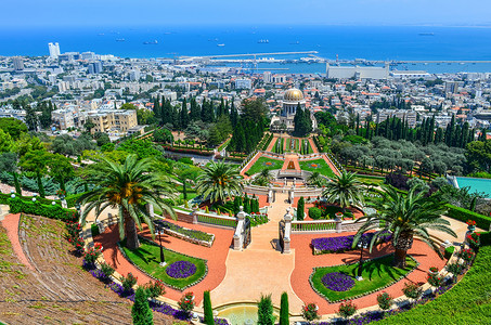 在以色列海法的巴哈伊花园的一幅美丽的图画.