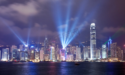 科技感幻彩渐变线性线条几何摄影照片_在香港的灯光秀的交响乐