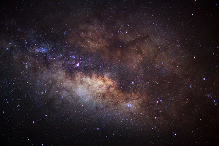 银河照片摄影照片_中心的银河星系，长时间曝光的照片，与粮食