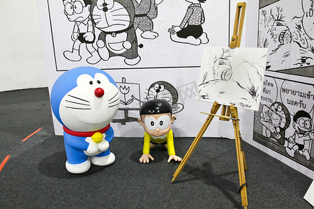 曼谷-2015 年 12 月 3 日: 哆啦 a 梦照片和朋友吉祥物副本