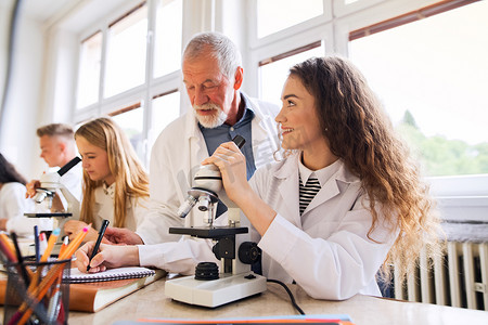 高师生生物学教学实验.