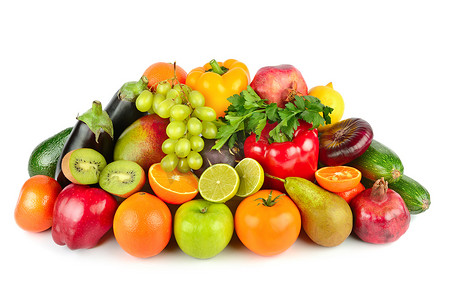 一组蔬菜和水果,背景为白色.健康食品。平躺在床上.