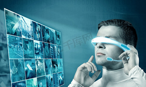 年轻人在未来的眼镜与多媒体图像的投影, 将来的技术概念 