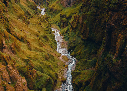 一个令人叹为观止的景观纹理典型的冰岛自然和峡谷在夏季.空中照片.