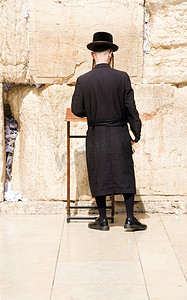 西德 chassidic 犹太人祈祷在西墙耶路撒冷以色列