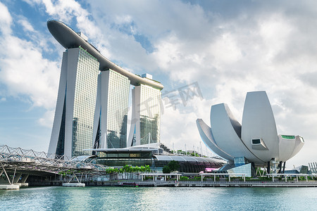 螺旋摄影照片_滨海湾金沙酒店和李显龙博物馆、 新加坡