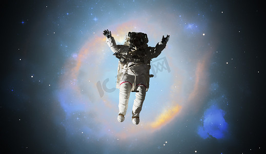 在外层空间行走的宇航员，Nasa b提供的这一图像的元素