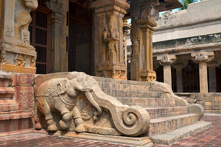 神社矢量摄影照片_栏杆的大象, 雷迪·萨布拉曼亚神社, Brihadisvara 寺建筑群, Tanjore, 泰米尔纳德邦, 印度