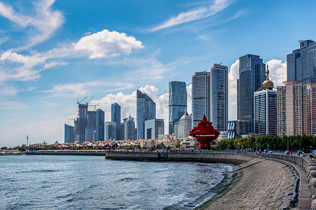 海岸线摄影照片_青岛美丽的海岸线和城市危机