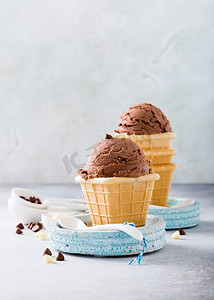 巧克力冰淇淋华夫格杯