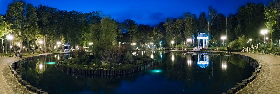 夏天的夜晚摄影照片_夏天的夜晚,高基公园湖景尽收眼底. Kha
