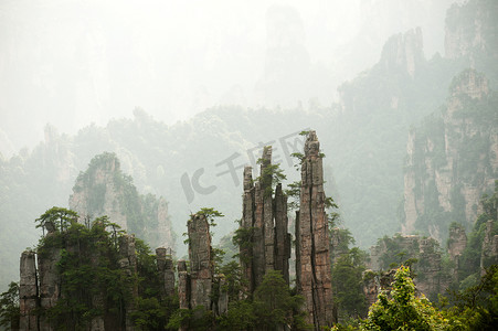 神秘的山脉在中国湖南省张家界市省.
