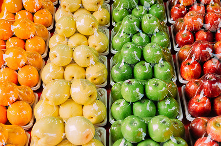 水果超市摄影照片_超市里五颜六色的水果展示
