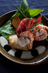 夏威夷菜配对虾和装饰品