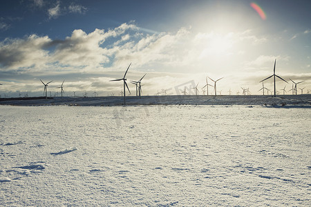 苏格兰艾尔郡沙地上的风力涡轮机