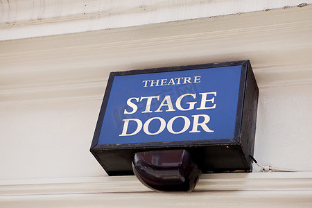 伦敦西区剧院的舞台门