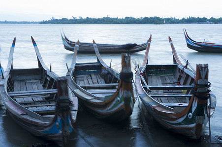 缅甸曼德勒东萨曼湖上的船只