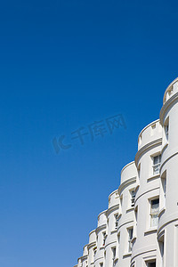 克莱因蓝水波底纹摄影照片_布赖顿的建筑