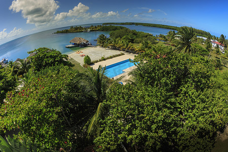 中美洲伯利兹圣乔治斯岛加勒比海和海岸的高广角景观
