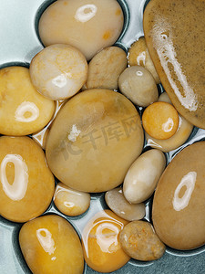 湿鹅卵石