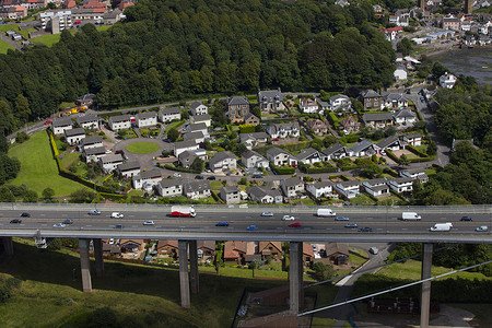 欧洲小镇摄影照片_第四路大桥背景是昆斯费里以北苏格兰英国