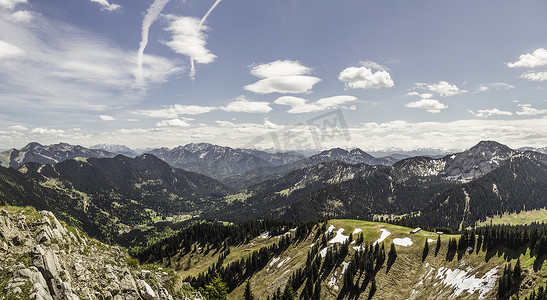 巴伐利亚州摄影照片_从德国巴伐利亚州沃尔贝格山看风景