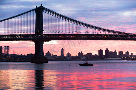 日落时的曼哈顿大桥纽约市美国