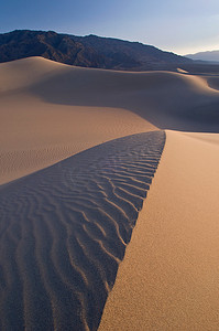 山水风景图案摄影照片_美国加州死亡谷国家公园的沙丘