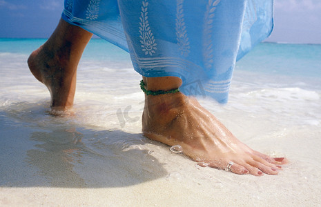 海滩上的脚印特写