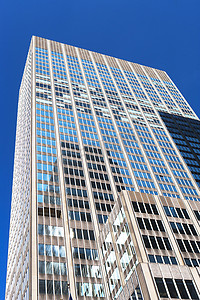 阶梯空间摄影照片_低角度俯瞰美国纽约曼哈顿金融区的办公楼