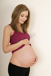 一位孕妇的肖像