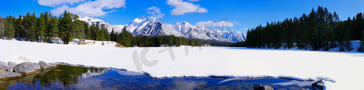 雪山全景图